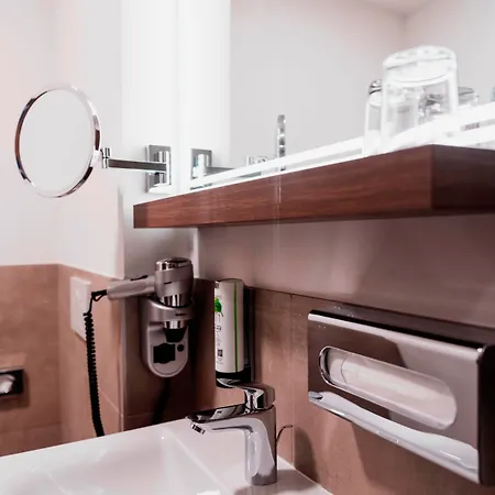 Dormero Jeho Graz Airport Hotel 4*