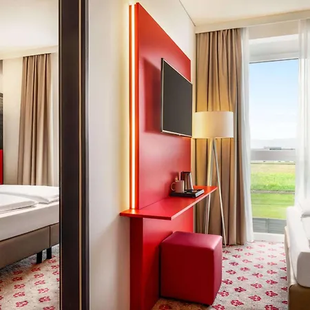 מלון Amedia Express Graz Airport, Trademark Collection By Wyndham 3*