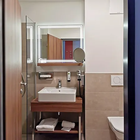 מלון Amedia Express Graz Airport, Trademark Collection By Wyndham 3*